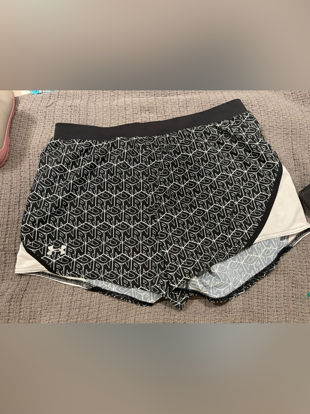Black Patterned Women's Active Shorts Size Large